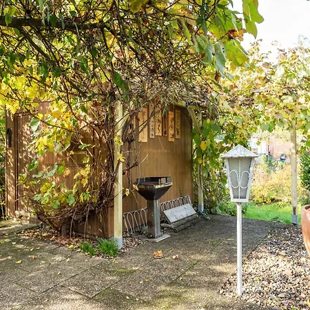 Charmantes Mit Eigenem Garten Dom wakacyjny Niederaula