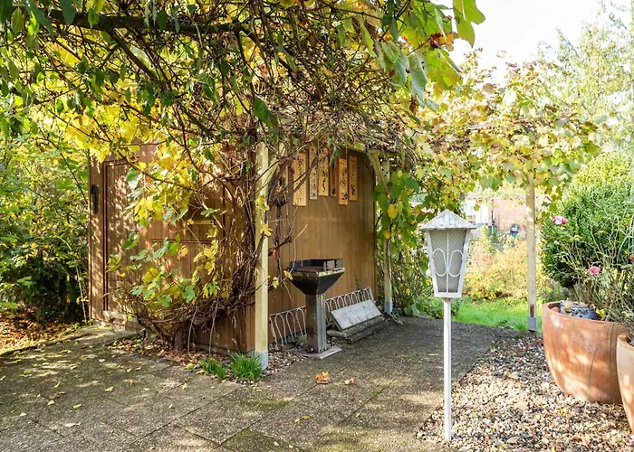 Charmantes Mit Eigenem Garten Holiday home Niederaula