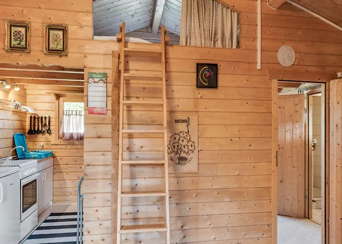 Holiday home Charmantes Mit Eigenem Garten Niederaula